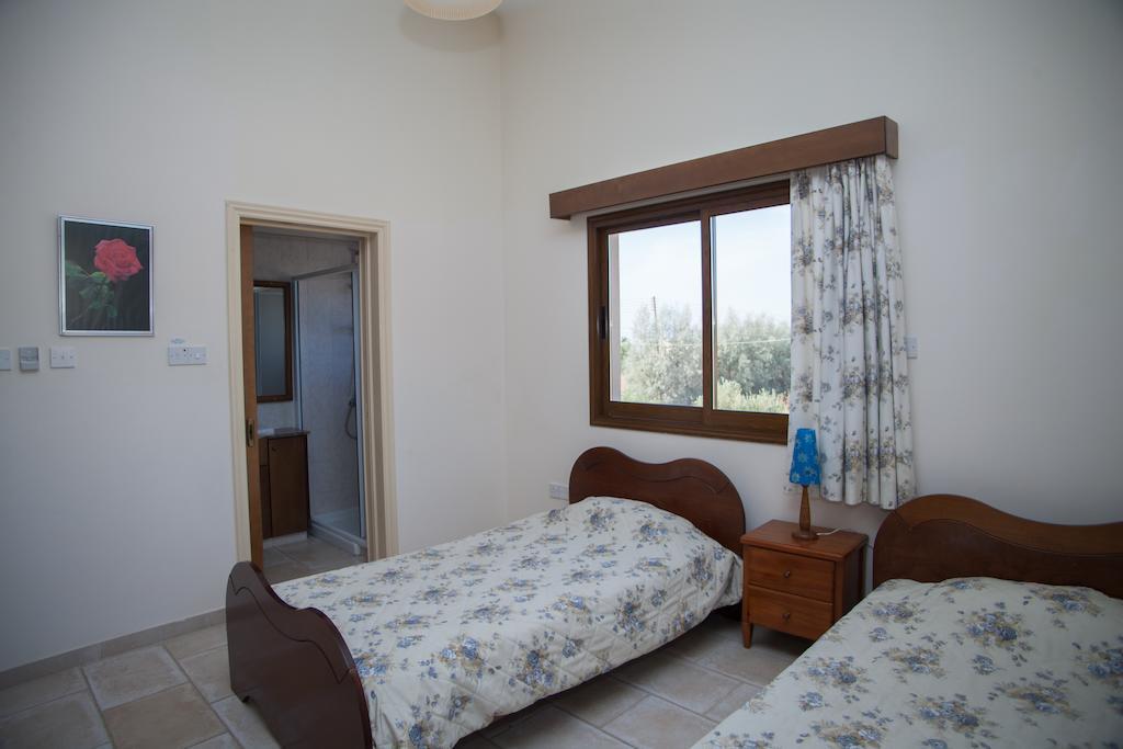 Villa Natasha Coral Bay Quarto foto